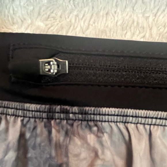 NWT Nike Women's Trail Running Shorts Sz XS Repel Gray Tie Dye Zipper Pockets - Picture 13 of 16